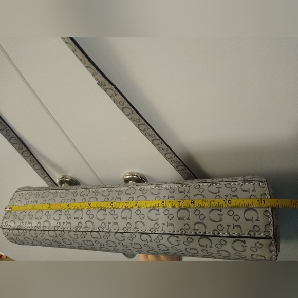 New Guess Shoulder Crossbody Purse, 8" H by 11" Length - Picture 10 of 14